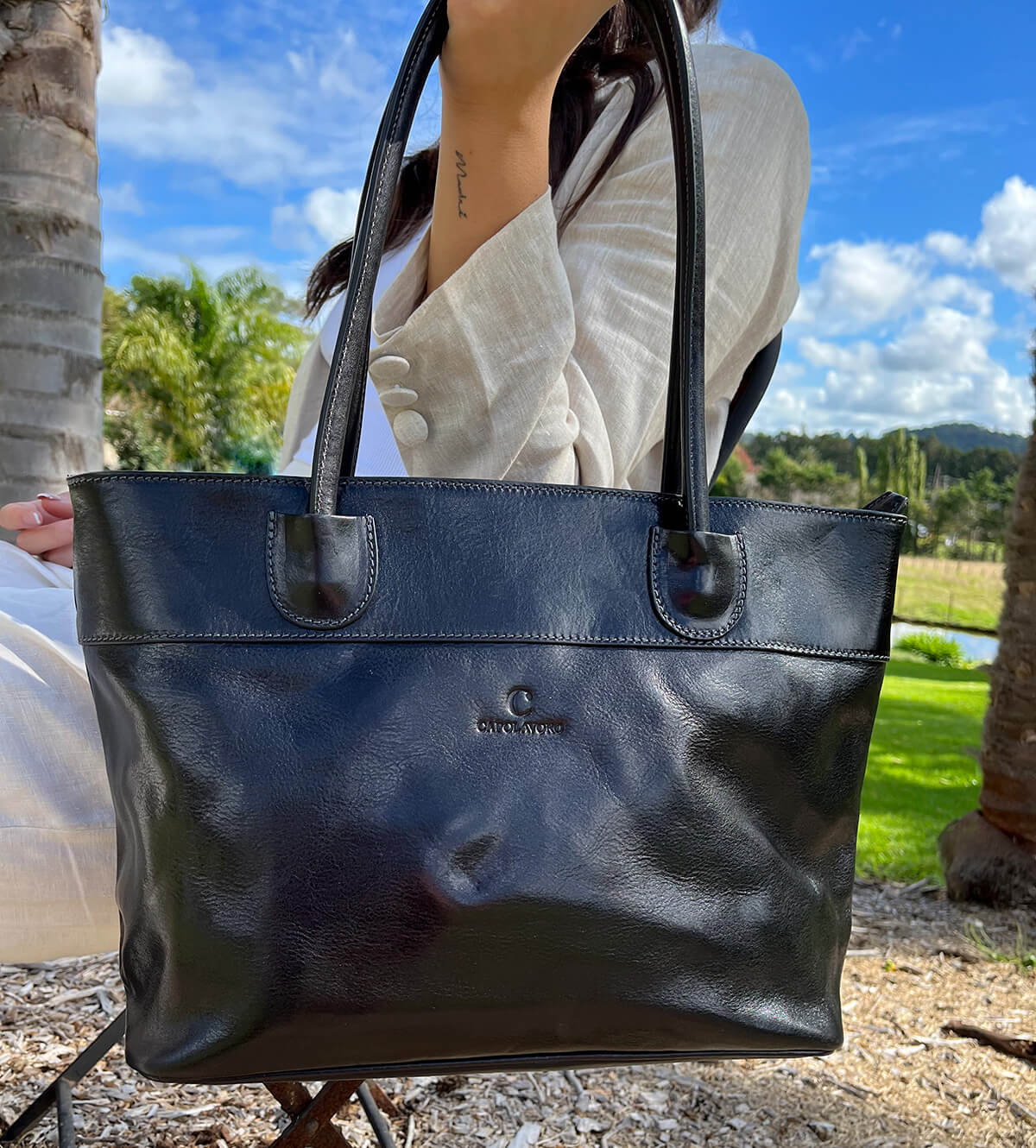 Christianartbag Handmade Leather Bag, Luxury Handbag Vintage Handmade  Embossed Women Leather Bag Versatile Female Shoulder & Crossbody Bags,  CABHMB01141023 | Christian Art Bag